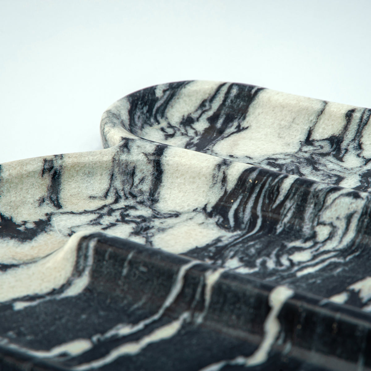 Serpentine Tray